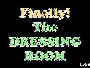 Dressing room onanism with Jayden Jaymes
